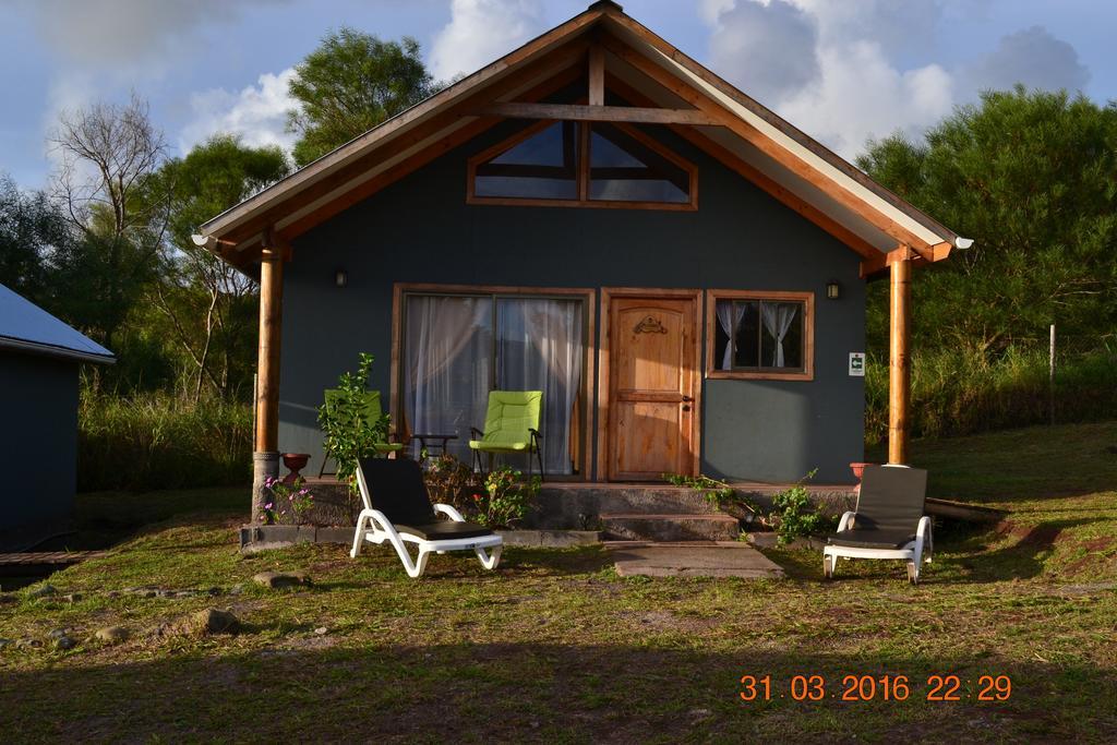 Cabanas Henua Iti Ханга Роа Екстериор снимка